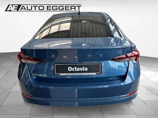 Skoda Octavia First Edition 1.5 TSI ACT LED Navi Keyless AD Kurvenlicht e-Sitze HUD Parklenkass.